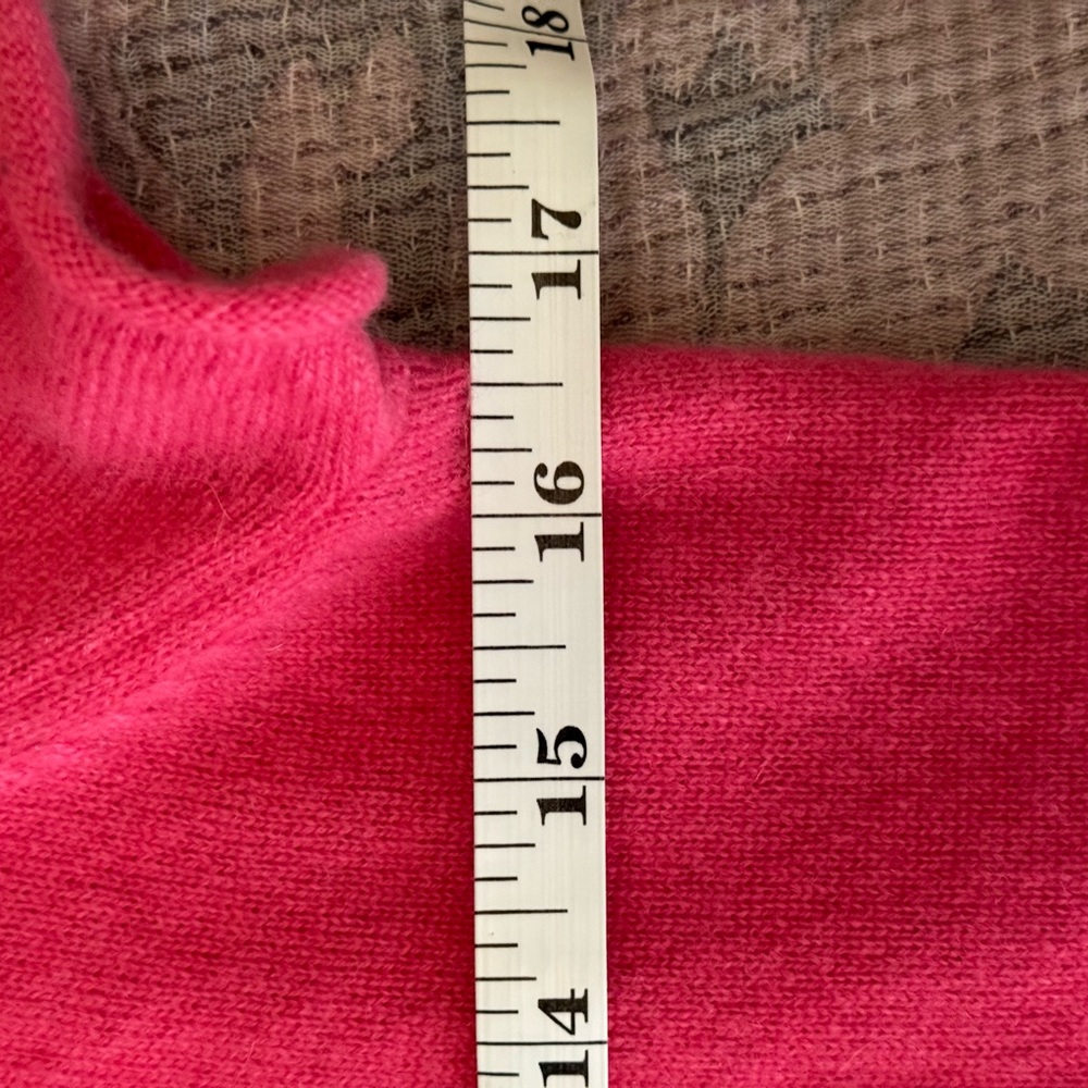 J.CREW. Relaxed cashmere T-shirt. Size M. - Picture 4 of 4